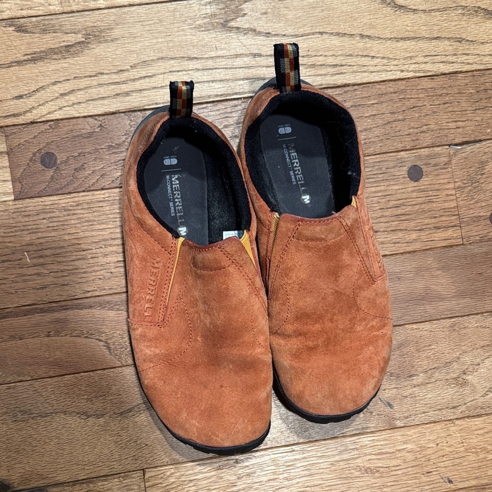 Merrell Womens Orange Suede Slip-On Loafers 9